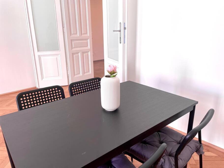 Brand New Spacious & Stylish Aptmt In City-Centre Viena Exterior foto